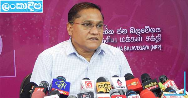 අයිරිස් ඩේනා   නෞකාවේ තිස් දෙනකු  බේරා ගත්තා