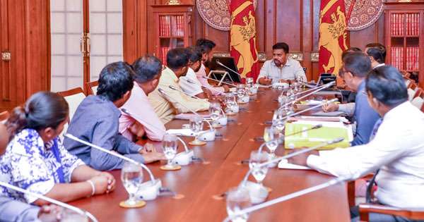 අත්දැකීම් ඇති උපාධිධාරින් ගුරුසේවයට ගන්නවා