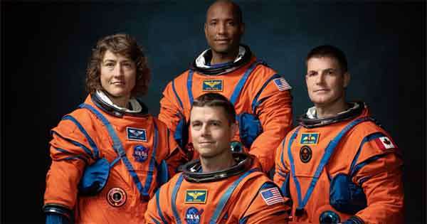 ඔබේ නමත් සඳට යවන්න