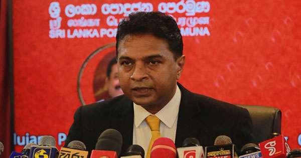 ඩී.වී චානකගෙන් ගල් අඟුරු කොමිසමට පැමිණිල්ලක්