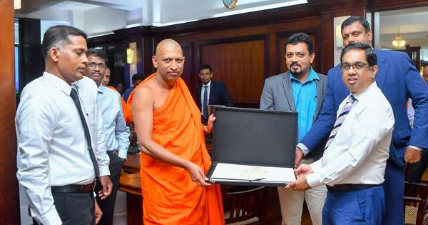 රිදී විහාරය සංචාරක ගමනාන්තයක් කරයි