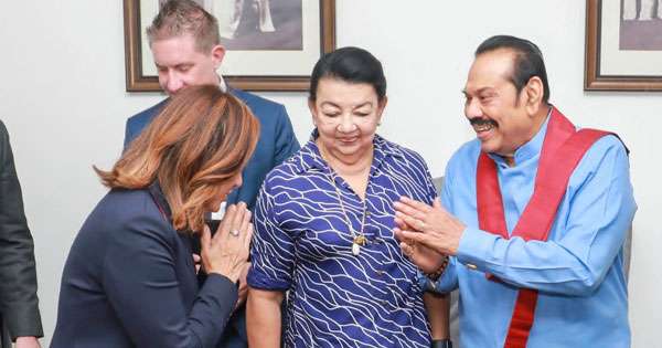 ජුලී- මහින්ද බලන්න යයි