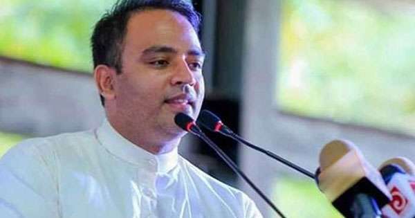 හර්ෂණ කතානායක පෞද්ගලික ලේකම්ට දෙහි කපයි