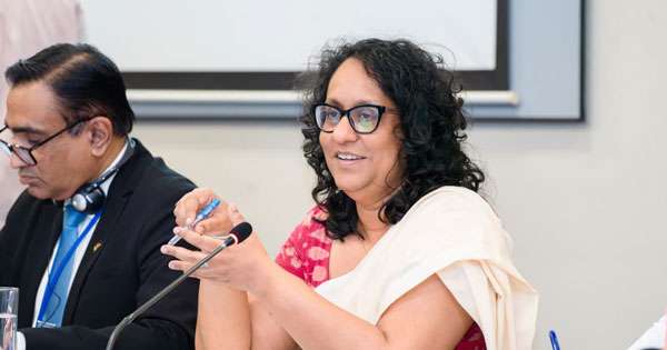 පළමු වසර අධ්‍යාපන ප්‍රතිසංස්කරණ අධීක්ෂණය කරනවා