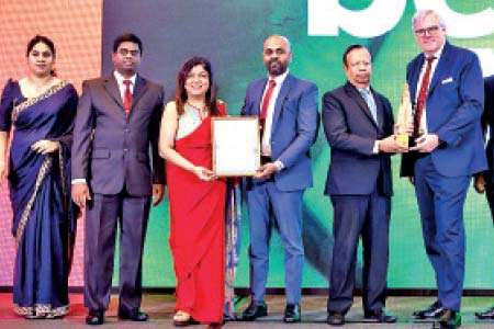 සෙලින්කෝ ලයිෆ් 2024 වාර්ෂික වාර්තාවට ගෞරව සම්මාන ද්විත්වයක්