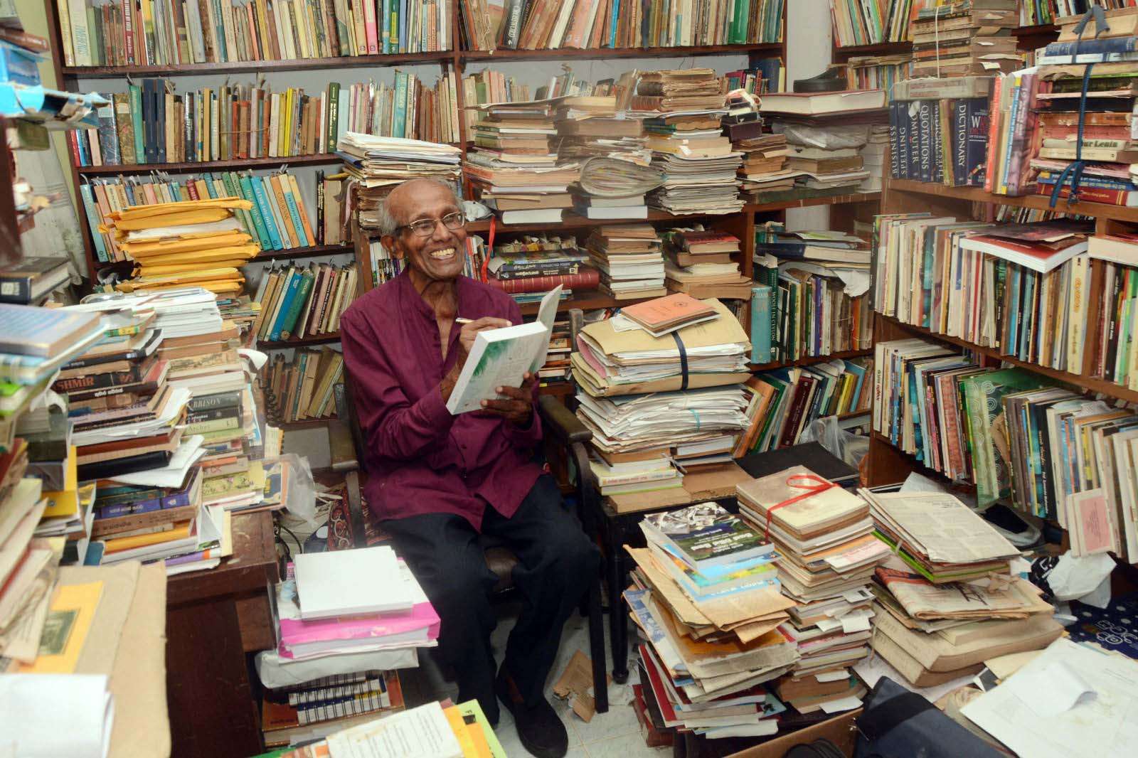 එංගලන්තයේදී සුනන්ද මහේන්ද්‍රට හමුවූ කුරක්කන්හේනේ බවලතා