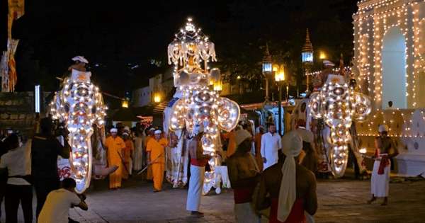 තුන්වැනි කුඹල් පෙරහර වදි සරයි