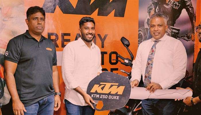KTM මෝටර් සයිකල් නවතම ප්‍රදර්ශනාගාරය දැන් පෑලියගොඩ විවෘතයි