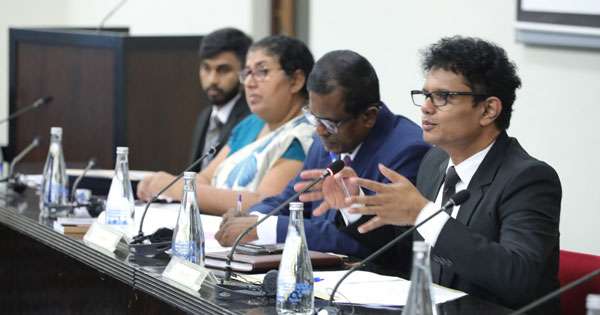 විදුහල්පති වැටුප් විෂමතා විසඳන්න  අනුකාරක සභාවක්