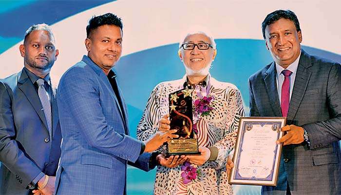 Lavanya Travels සමාගමට ‘ශ්‍රී ලංකාවේ  ජනප්‍රියම සංචාරක සමාගම 2026’ සම්මානය