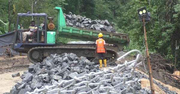 කඩුගන්නාවේ දුම්රිය මාර්ගයේ වැඩ ලහි ලහියේ