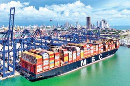 කොළඹ වරායේ ප්‍රමාදයෙන් විදේස් නෞකා වරාය හැරයාමේ අවදානමක්