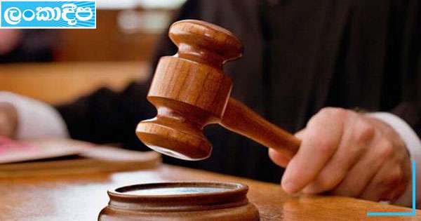 බිරිඳගේ නිරුවත නෑනාට යවලා