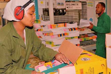 කෙන්යානු ලිපිද්‍රව්‍ය සමාගමක් මිලට ගැනීමට හේමාස්ට එරට අනුමැතිය