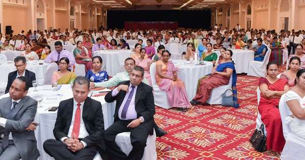 ප්‍රාදේශීය ලේකම්වරු කොළඹට