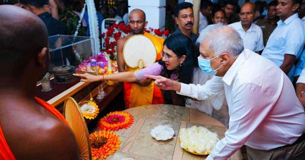 සර්වඥ ධාතු වන්දනාවට ආ රනිල්, චීන-ඉන්දියා ඥාතීත්වය ඔප්පු කරයි