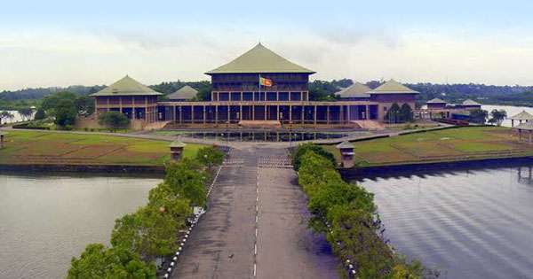 බාරදී වසරයි: මැතිසබේ හිරිහැර වාර්තාව තවමත් හමස් පෙට්ටියේ