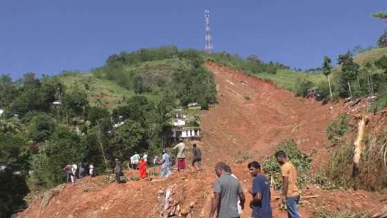 අලවතුගොඩ නායයෑම ඇසින් දුටුවන් කියන කතා