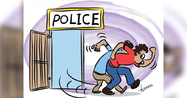 පොලිස් කූඩුවේ සිටි දෙන්නෙක් පැන ගිහින්
