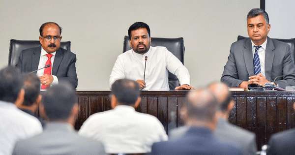 උතුරු නැගෙනහිර හඳුනාගත් ඉඩම් අයිතිකරුවන්ට