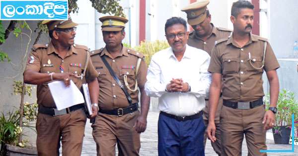 අනූෂ පැල්පිට අත්අඩංගුවට