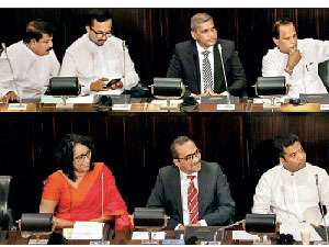 කතාවෙන් යට ගහන ප්‍රශ්න - අර්බුද