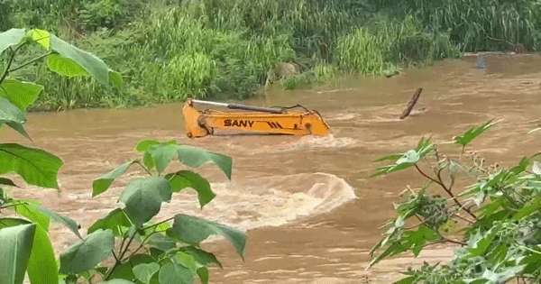 යකා පාලම හදන්න ගෙනා යන්ත්‍ර සූත ජලයට හසු වේ