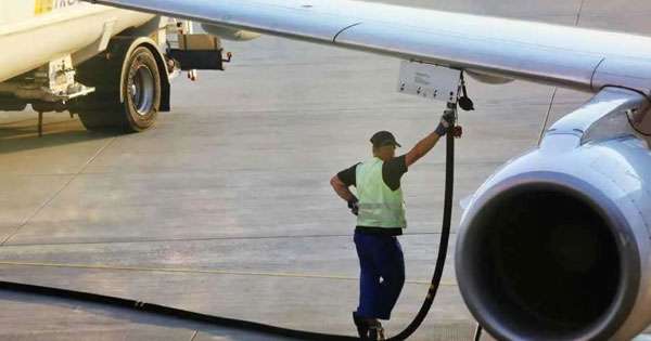 ’’ගුවන් තෙල් මාසයකට විතරයි’’