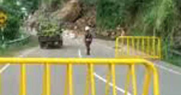 බදුලු පාරේ යන්නේ බලාගෙනයි