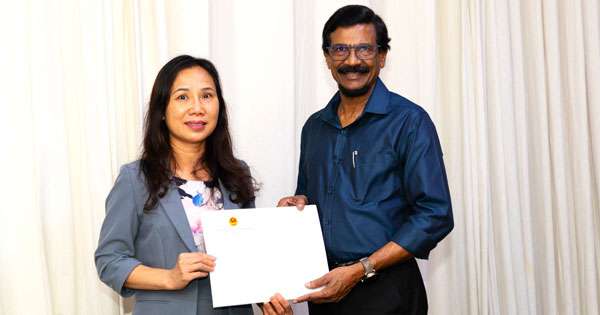 වියට්නාම් තානාපතිනී ටිල්වින් හමුවෙයි