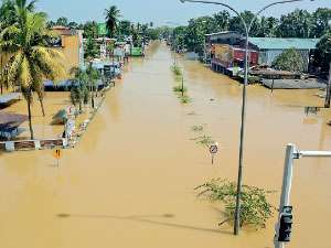 ගංවතුර ආපදා කාගේ වරදකින්ද?