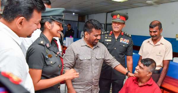 ජනපති රණවිරු සැප දුක බලන්න රාගම යයි