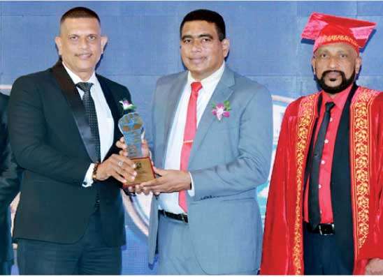 Calin වෙත ජාත්‍යන්තර මානුෂීය විශේෂ රන් සම්මානයක්
