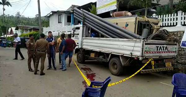 ලොරියට සහ බසයට සිරවී කාර්මික ශිල්පියා මරුට