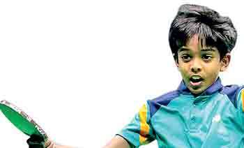 සීයාගේ සහ පියාගේ අඩි පාරේ යමින් අඩුම වයසකින් ලොවම ජයගත් ටාවි