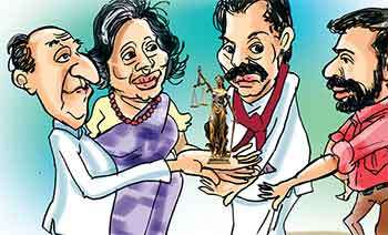 ඉතිහාසයේ සිට එන ඉහළම අධිකරණවලට දේශපාලන බලපෑම්