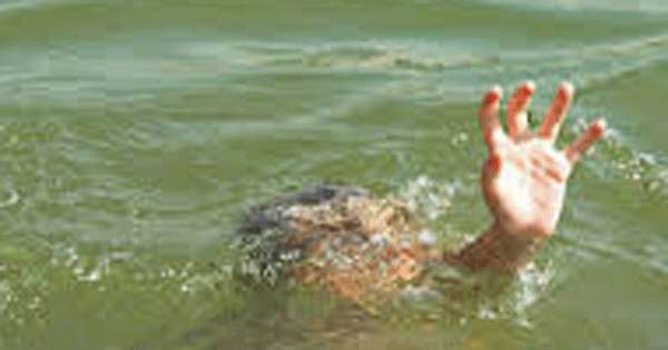 දැදුරු ඔයේ නාන්න ගිය 10ක් ගසාන යති