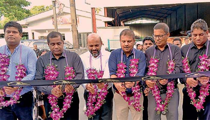 හංසගිරි ඔටෝ ට්‍රේඩර්ස් නව ප්‍රදර්ශනාගාරය බේරුවලදී විවෘත කෙරේ