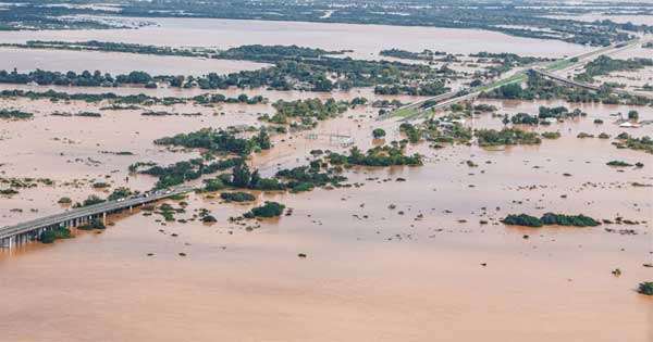 බ්‍රසීලයේ ජල ගැලීම් 46 දෙනෙක් බිලිගනී