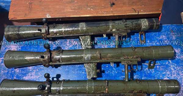 රොකට් විදිනයන් තුනක්  සඟවා තිබියදී සොයාගනී