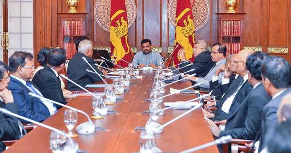 ජනපති නීතිඥ සංගමය සමග පැවැති සාකච්ඡාවෙන්