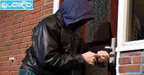 කපුවාත් -බිරියත් බැඳ දමා රන් කොල්ල කාලා