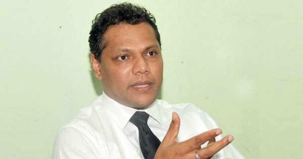 ’’පොලිස් වාර්තාවක් නැති අයට සුරේෂ් සලේ බලන්න බෑ’’