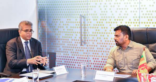 හැඳුනුම්පත් නිකුතුව කඩිනම් කරන්නැයි ජනපති නියෝග