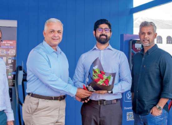 Synogen, විද්‍යුත් වාහන ආරෝපණ මධ්‍යස්ථානය නිදහස් චතුරස්‍ර පරිශ්‍රයේදී විවෘත කරයි