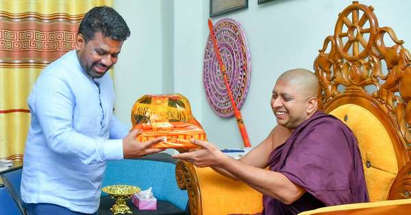 ජනපති නාග විහාරයට යයි