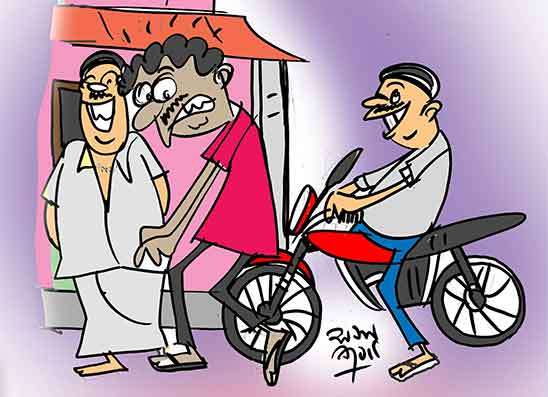 තුටු පඩුරු ඉල්ලන්න ගිහින් රෙදි ගලෝගෙන