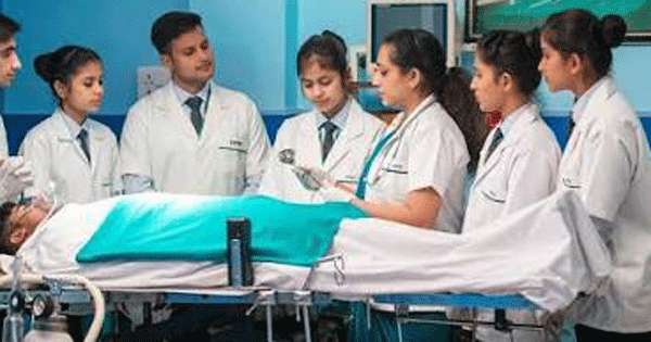 අතුරු වෛද්‍ය වෘත්තීන් අටකට බඳවා ගන්න අයැදුම්පත් කැඳවයි