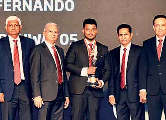 සෙලින්කෝ ලයිෆ් 2026 වාර්ෂික සම්මාන උළෙලේදී විකුණුම් බලකායේ ජයග්‍රහණ සමරයි