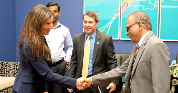 ඇමරිකා නාවික කොමිසමේ නියෝජිතයෝ වරාය ඇමති හමුවෙති